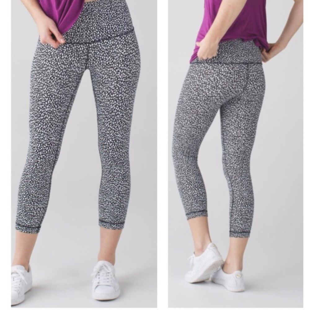 ATHLETA  7/8 LEGGINGS SIZE SMALL